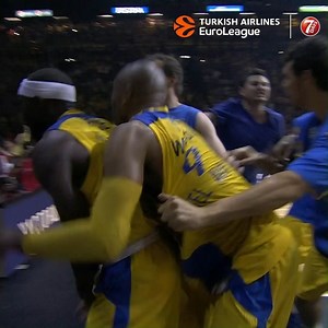 UNBELIEVABLE! Maccabi Tel Aviv Basketball steals the ball and Tyrese Rice bolts up the floor to send them to the Championship Game! | EuroLeague