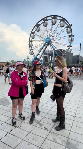 You already know we love putting our tights to the test #sheertex #reallystrongtights #tights