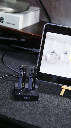 A hard drive dock that allows you to replace solid-state drives without using any tools. #ssk #ssd