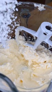 Fantastic 4 Red Velvet Cake 😋 full video coming! Whipped this cake up for a birthday last week! Been having fun with cake orders! Custom order link in bio! (Cleveland area) TasteTheVibes #decoratedcakes #buttercreamcakedesign #cakedecorating #bakingvideo #superherocake #fantasticfour #clevelandbakery #clevelandbaker | Dayton Barnett