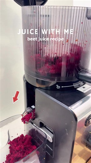 Here’s a Quick Juicing Demo — It Won’t Start Unless the Lid Is Locked#juicer #juicerecipe #juice #juicermachine #coldpressjuicer #tuumiist #TUUMIIST