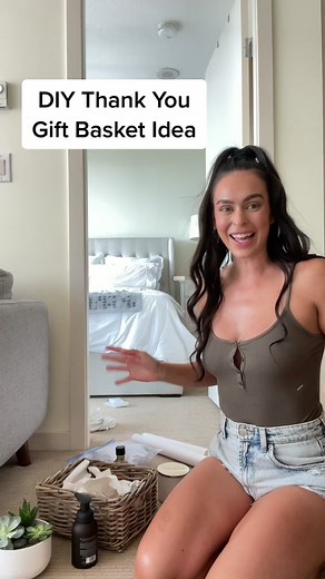 Please share any other items you would add to a gift basket like this I’m always looking for new ideas! #diygiftideas #giftideas #thankyougift