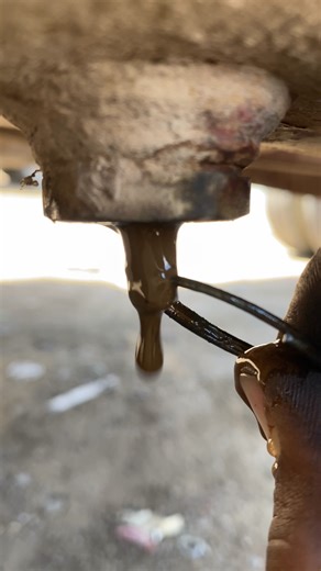 We advise truck drivers to vacuum air tanks constantly # #newyears #mechaniclife #reelsfb #fypシ゚viral# # #roadtrip #handymanservice #outdooractivity #junkhauling #guttercleaning #pressurewashing #weekendgetaway #productivity #utilitiesincluded# #civicholiday | Hard Work