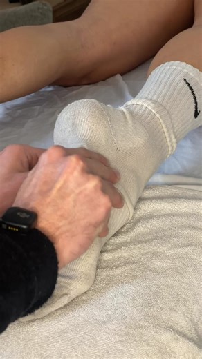 Athletes love it when I rip the socks! 🧦#malefeet #socks #socksfetish #sole #solefetish #straightfeets #straightfoot #foot #footfetish #soles