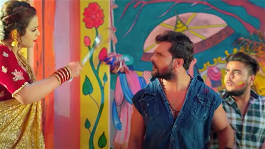 'ओपन द डोर भौजी...' खेसारी लाल यादव ने भाभी संग जमकर खेली होली, भोजपुरी गाना वायरल