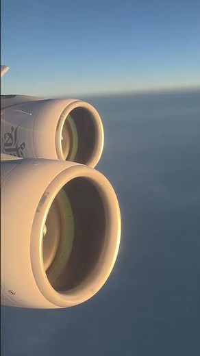@emirates Airbus A380 massive engine at 41000 feet. #trending #aviation