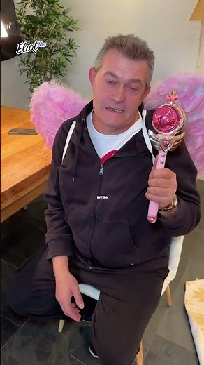 THE BEST MOMENTS BETWEEN A BIG TIME WOMAN AND HER DAD. THEY'RE BOTH STARRY TWILIGHT FAIRIES!