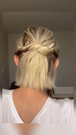 Stunning Short Wedding Hairstyles for a Modern Bride