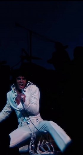 Elvis Presley Live Performance of Suspicious Minds (1970) at The International Hotel
