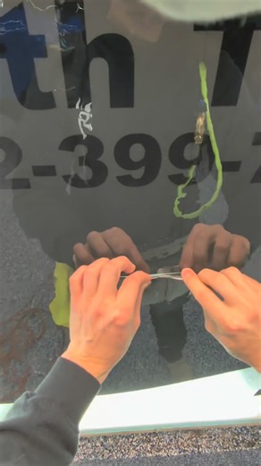 CEO Smith | Weeding film on this 2024 Kia Sorento… the satisfying part 🔥 Clean weeding makes the install perfect. Prepping this 2024 Kia Sorento... | Instagram