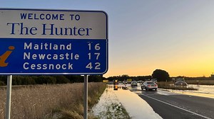 Flood-ravaged NSW residents allowed to return as over 200 homes declared uninhabitable