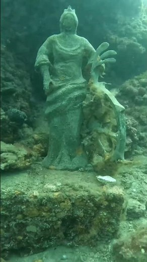 Die Unterwasserstatue der Insel Banjole