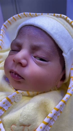 So Cute Going Home to Mama 👶🏠 | Heart-Warming Discharge Moments #GoingHome #NewbornCare