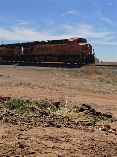 100 degrees out side and we are watchin trains #fyp #railfan #bnsf