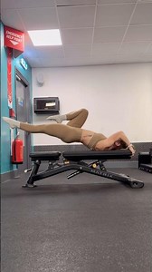 The best #dragonflag so far 😳 #calisthenics #corestrength #corecore #corechallenge #gymgirl #core