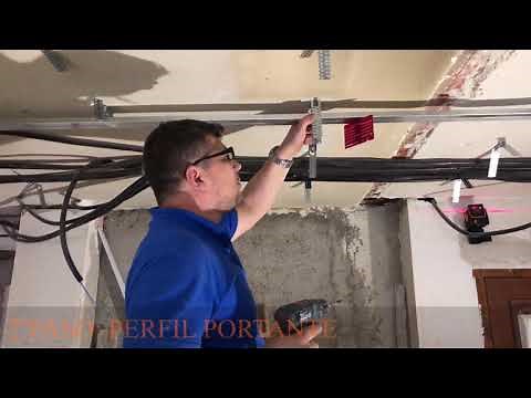 Explicación de proceso de montaje de pladur en techo.