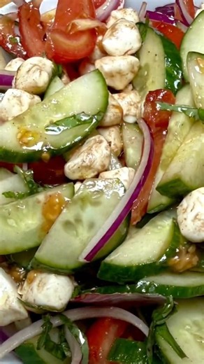 Quick and Easy Cucumber Tomato Salad! #cooking #easyrecipes #recipe #mealprep #salad