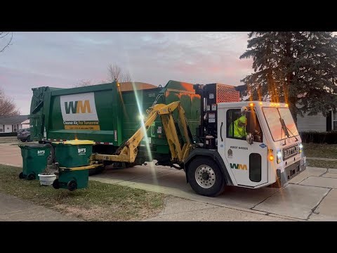 New WM Battle Motors Heil Python Garbage Truck in Action! Wally Drives!