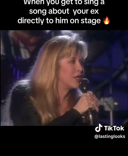 Stevie Nicks Sings 'Silver Springs' to Ex Lindsey Buckingham | 1997 Performance
