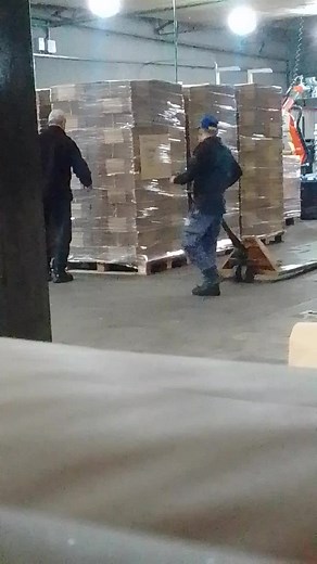 Warehouse Manual Labor with Pallet Jack Operation
