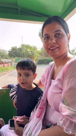 Lavanya aur mumma time pe phauch gye