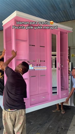 Rekomendasi Lemari Pakaian Cantik Berwarna Baby Pink