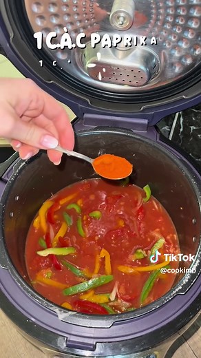🍗 Poulet basquaise au Cookeo prêt en 15 minutes ! @Moulinex France Un plat plein de saveurs, une sauce bien mijotée et un poulet fondant… Le tout en un temps record ⏱️✨ Simple, rapide et tellement bon 🤍 Tu valides ? 📌 Pense à enregistrer la recette ! #cuisinefrançaise🇫🇷 #pourtoiii #pouletbasquaise #poulet #recetterapide