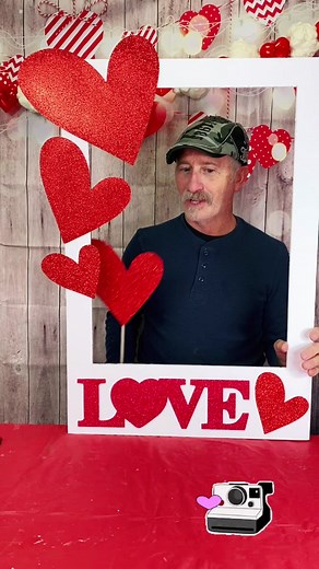 DIY Valentines Polaroid Picture Photo Frame