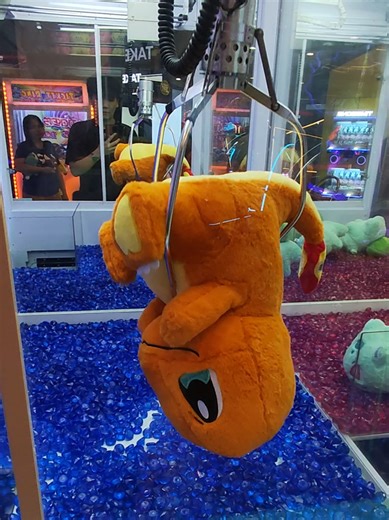 Catching Charmander: My Claw Machine Adventure