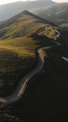 Aerial Escapes: Romania's Scenic Splendors.