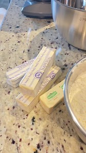 11K views · 109 reactions | Here is the mixing bowl set that I featured in the livestream by Priority Chef here is the link to purchase: https://www.amazon.com/dp/B01A10A9UO for those who weren’t on the livestream, these mixing bowls have silicone on the bottom to prevent friction on you counter and it also have measurements on the inside | How We Rowes Cook | Facebook