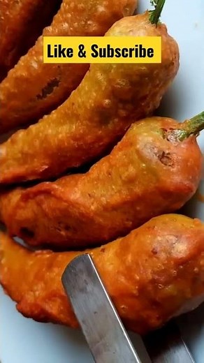 Stuffed Chilli Pakora Recipe By Iqra Food Fusion/ Mirchi pakora recipe/