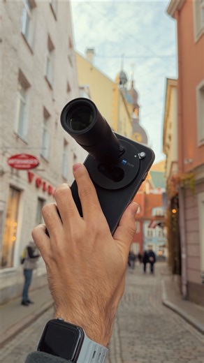 Ben Geskin on Instagram: "vivo X300 Pro insane zoom detail with a telephoto extender lens 📷 1540mm / ~64x zoom"