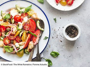 Panzanella aux tomates cerises et concombre facile : Découvrez toutes les recettes de Femme Actuelle