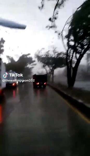 Horrible Viral Tornado in Rancaekek A raging tornado devastated the border area of ​​Bandung and Sumedang Indonesia on Wednesday (21/2) at around 15.58 WIB. #detikcom #tornado #anginputingbeliung #rancaekek #viral