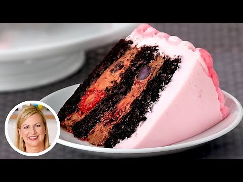 Professional Baker Teaches You How To Make CHOCOLATE CAKE!