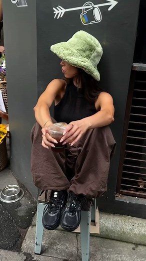 JEMMA-ROSE on Instagram: "Come with me to style my new 740’s by New Balance. The wardrobe staples that go with every outfit 🖤 @JDSportsAU @NewBalanceLifestyle #JDWomen #MEINJD"