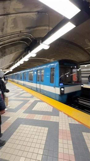 Montreal Metro classic: MR-73 at Édouard-Montpetit 🇨🇦