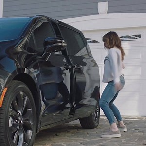 That available hands-free sliding door's giving us all the feels. | Chrysler