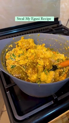 Do you fry your egusi or use this method? Ingredients; Goatmeat Ponmo Fresh pepper Uziza seed powder( game changer) Onions Salt Seasoning cubes Crayfish Panla fish Palm oil Uziza leaf. NOTE; Mix your grounded egusi with meat stock or water to form a thick paste. Introduce your paste into the pot, reduce the heat to extremely low and cook for 15mins 📹 #urban.chow If you'd like to promote your business for free, please send us a direct message on our page #choplifegeng with your business details.