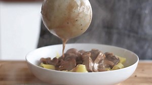 Yo, nerds! #anovafoodnerd Jeff Akin of Feed Me Creative is taking an old-school classic and giving it new life with some sous vide loving. Get all the deets on his recipe for wildly-delicious sous vide beef stroganoff right here → https://anovaculinary.com/sous-vide-short-rib-beef-stroganoff-from-anovafoodnerd-jeff-akin/ | Anova