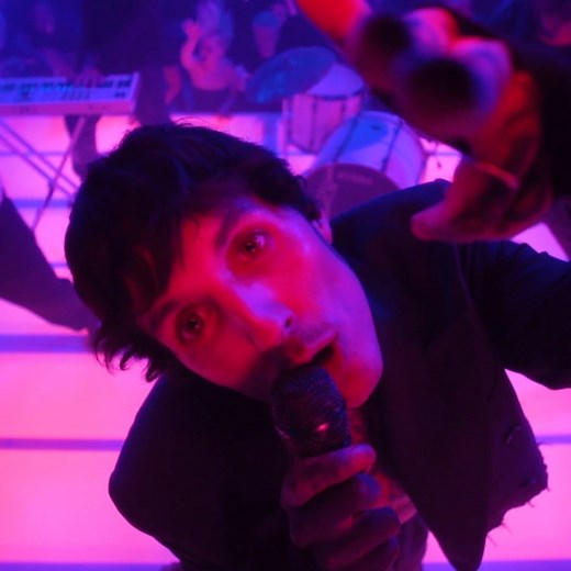 DiE4u oFFiciAL viDEo. wATCh NoW diREcteD bY oL1VeR sYKes https://bmth.co/DiE4u weLCoME t0 clUB h3LLh0LE... #DiE4U | BRING ME THE HORIZON