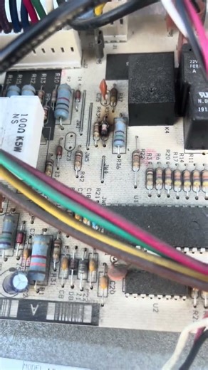 Replacing a controll board. #fypシ゚viral #hvaclife #carrier #hvactechnician