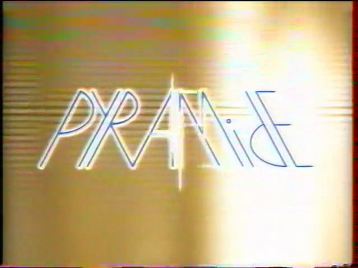 Génerique De L'emission Pyramide Décembre 2001 France 2