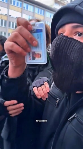 Berlin police detain pro-Gaza protesters, journalists caught in the crossfire. #GazaSupport