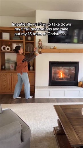 5.9K views · 9.9K reactions | Who’s ready?!  #christmasdecor #christmascountdown #merrychristmas #relatable #reelsinstagram #explorepage #christmastime #chrismasdecorations Merry Christmas, Christmas decor, Christmas countdown, Christmas time | Everyday Chiffon | Facebook