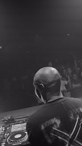 Our live set with the legendary @caiirosa 🇿🇦 from 3 Years of DESCENDANTS is premiering tomorrow [Friday]. Who’s joining us?! NY: 10AM AO 🇦🇴/ UK: 3PM SA 🇿🇦 / NL: 4PM KE 🇰🇪: 5PM 🎥 @joshspnr | Descendants Records