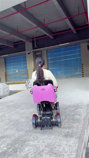 ❤️ Peace of mind for you, newfound freedom for your parents. #xstomobility #electricwheelchair