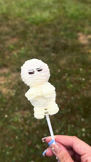 Easy Halloween Cakepop Tutorial: Mummy Cakepops