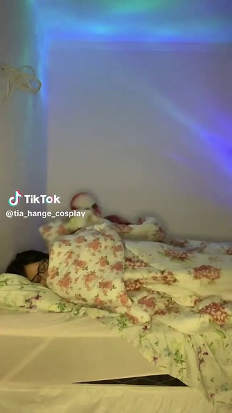 E essa trend, quem lembra? @Biel Zoe #attackontitan #shingekinokyojin #snk #aot #hange #hangezoe #hangecosplay #hangezoecosplay